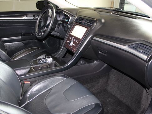 Used 2017 Ford Fusion Energi Titanium FWD image 37