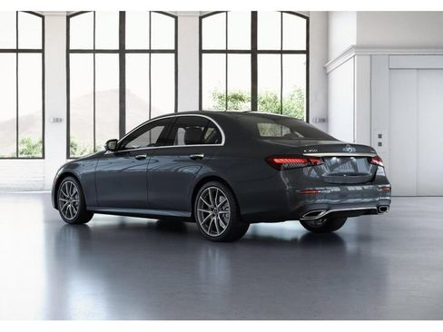 Used 2023 Mercedes-Benz E 350 4MATIC Sedan image 30