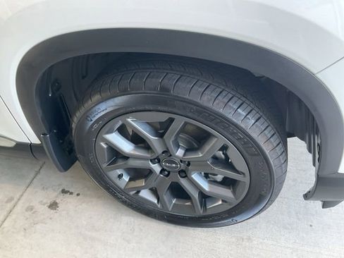 Certified 2025 Honda Pilot Touring image 30