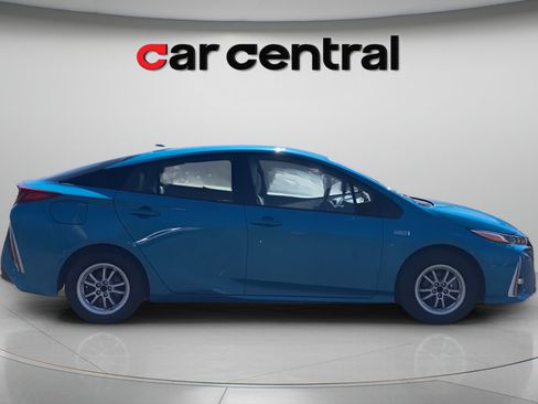Used 2017 Toyota Prius Prime Advanced FWD image 7