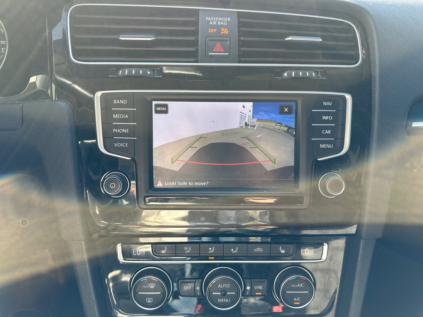 Used 2017 Volkswagen Golf SEL FWD image 12