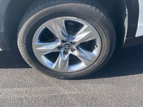 Used 2019 Toyota Highlander Limited image 4