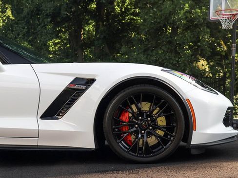 Used 2016 Chevrolet Corvette Z06 w/ 2LZ Preferred Equipment Group RWD image 11
