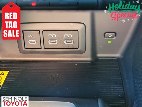 Used 2024 Toyota Venza Nightshade image 29