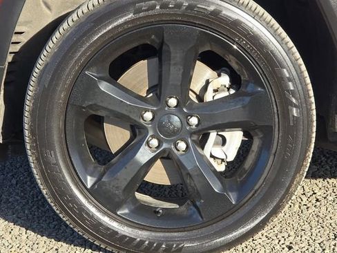 Used 2024 Jeep Grand Cherokee L Altitude image 45