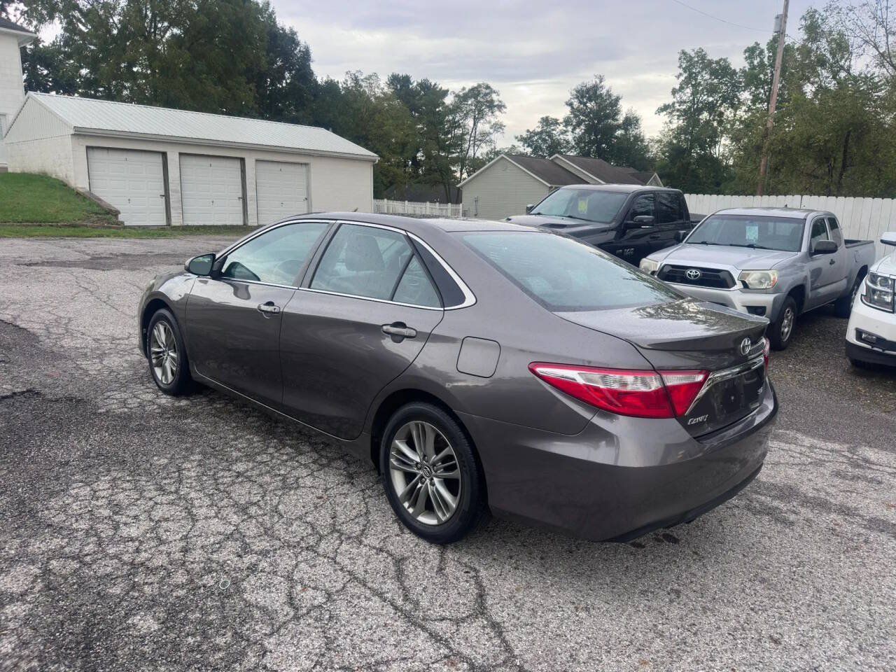 Used 2015 Toyota Camry SE FWD image 8