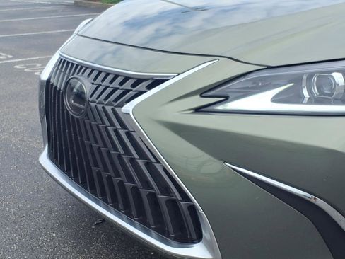 Used 2023 Lexus ES 350 w/ Accessory Package (Z2) image 21