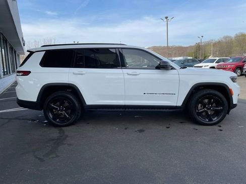 Used 2022 Jeep Grand Cherokee L Laredo image 4