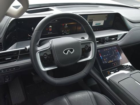 Certified 2025 INFINITI QX80 Sensory AWD/4WD image 16