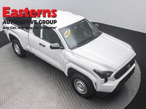 Used 2024 Toyota Tacoma SR RWD image 3