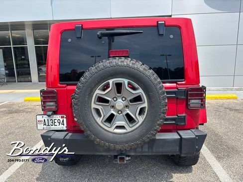 Used 2014 Jeep Wrangler Unlimited Rubicon w/ Connectivity Group AWD/4WD image 4