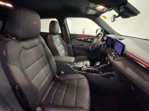 Used 2024 Chevrolet TrailBlazer RS w/ Driver Confidence Package image 29