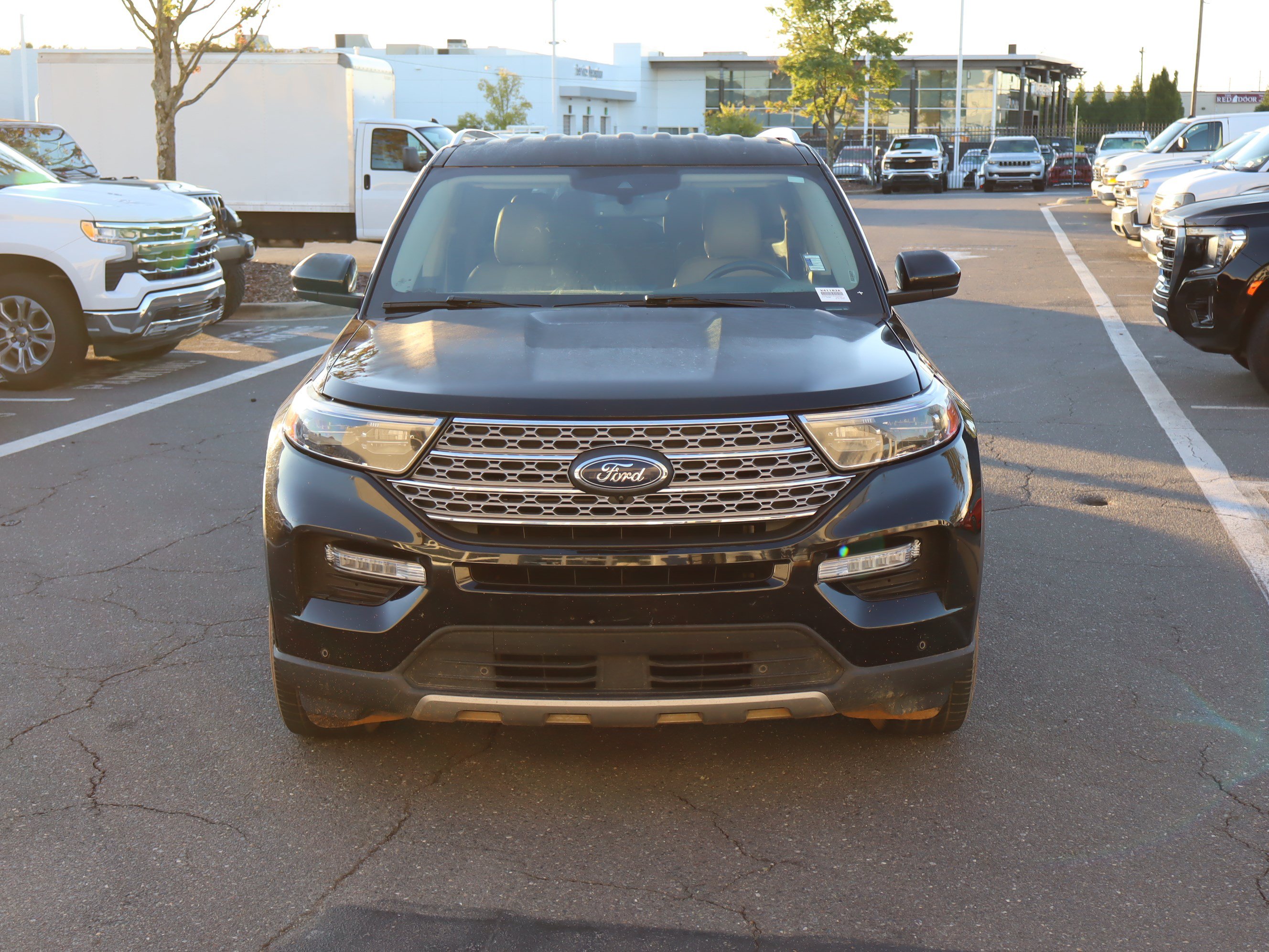 Used 2023 Ford Explorer Limited AWD/4WD image 15