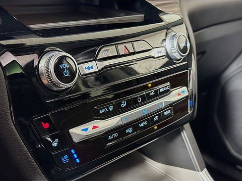 Used 2022 Ford Explorer Limited w/ Equipment Group 301A image 18