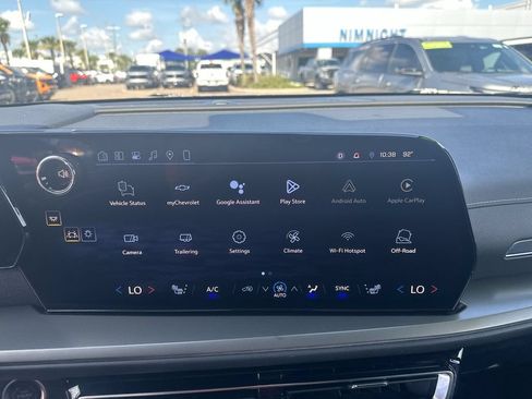 Used 2025 Chevrolet Traverse LT FWD image 22