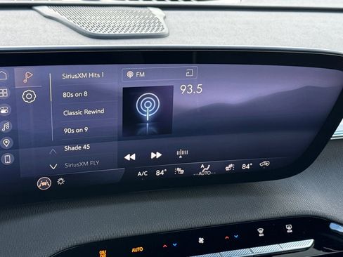 Used 2025 Buick Enclave Preferred image 24