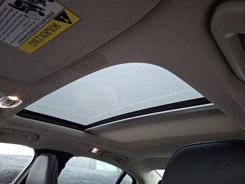 Used 2019 Volvo S60 T6 Momentum w/ Multimedia Package image 19