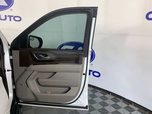 Used 2021 GMC Yukon SLT w/ SLT Premium Package image 42