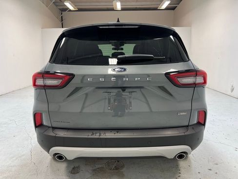 Used 2024 Ford Escape SE image 9