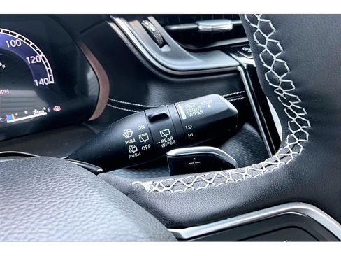 Used 2025 Jeep Grand Cherokee Altitude RWD image 20