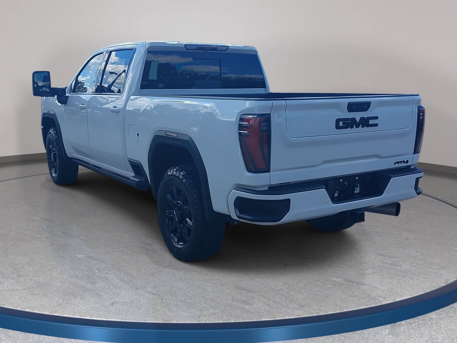 Used 2024 GMC Sierra 2500 AT4 w/ AT4 Preferred Package AWD/4WD image 7