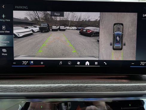 Used 2023 BMW 760i xDrive w/ Executive Package image 78