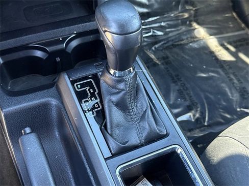 Used 2017 Toyota Tacoma TRD Sport image 19