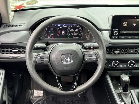 Used 2025 Honda Accord SE image 18