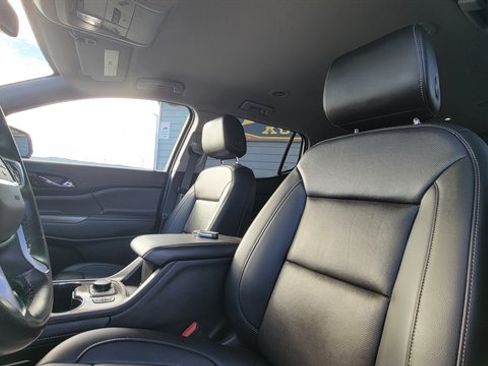 Used 2023 GMC Acadia SLT w/ Preferred Package image 23