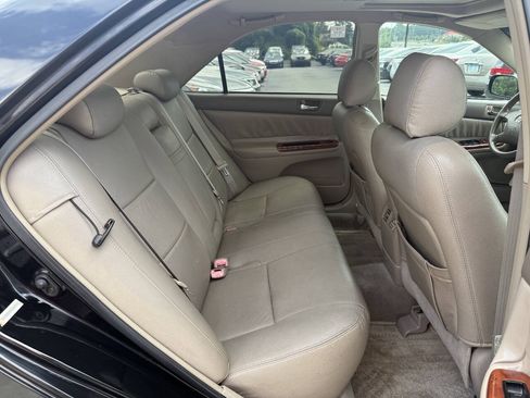 Used 2004 Toyota Camry LE FWD image 13