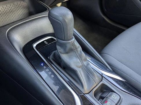 Used 2022 Toyota Corolla LE image 12