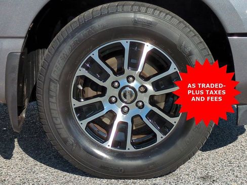 Used 2020 Nissan Titan SV w/ SV Convenience Package image 11