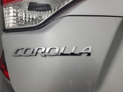 Used 2025 Toyota Corolla LE image 11