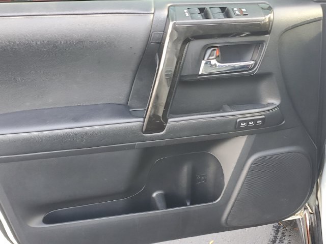 Used 2020 Toyota 4Runner 4WD image 14
