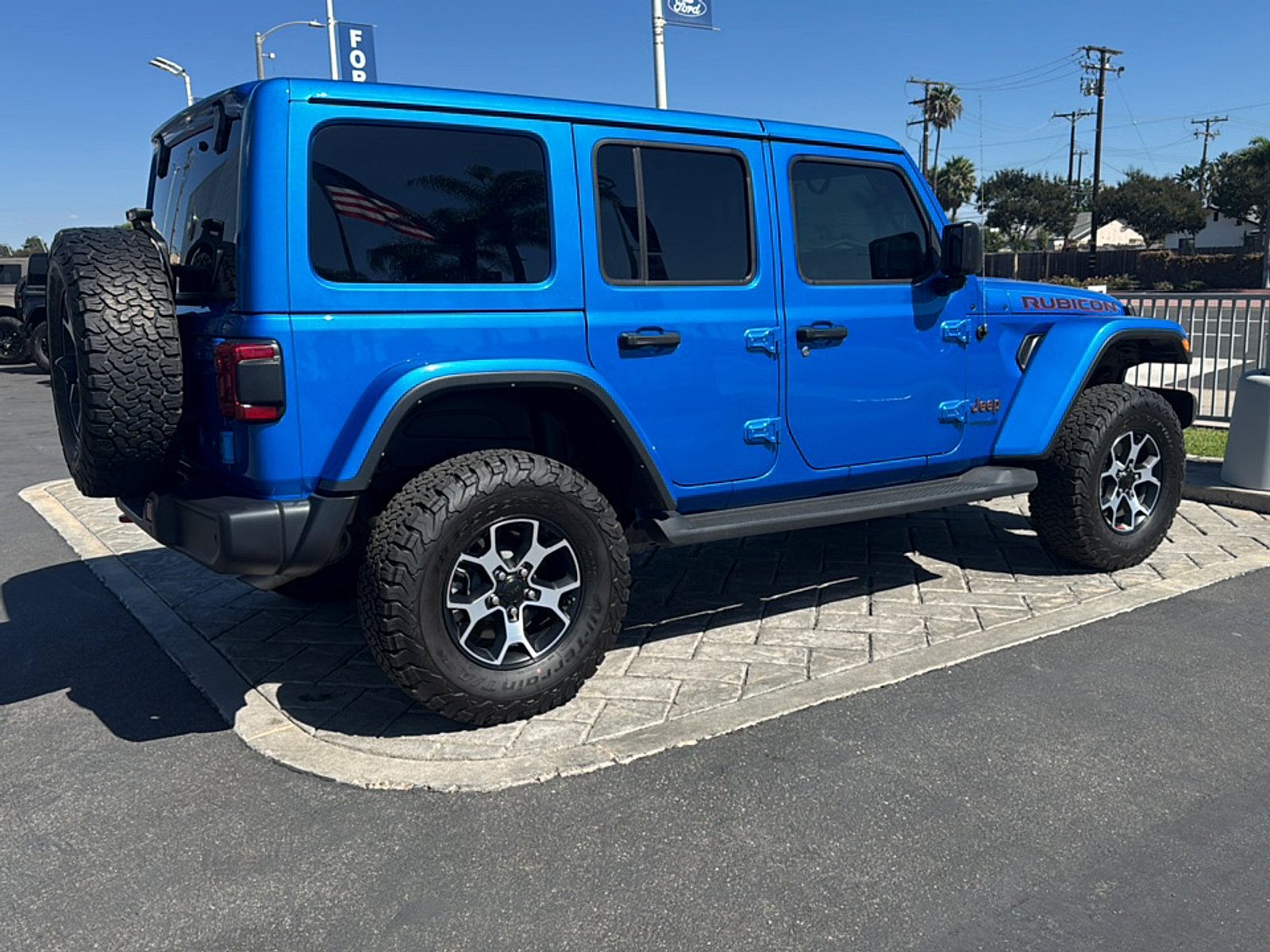Used 2022 Jeep Wrangler Unlimited Rubicon w/ LED Lighting Group AWD/4WD image 2