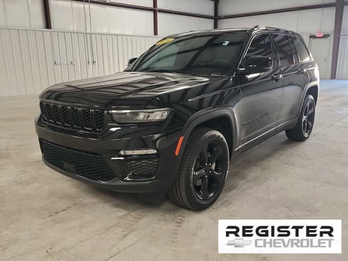 Used 2024 Jeep Grand Cherokee Limited w/ Black Appearance Package RWD image 1