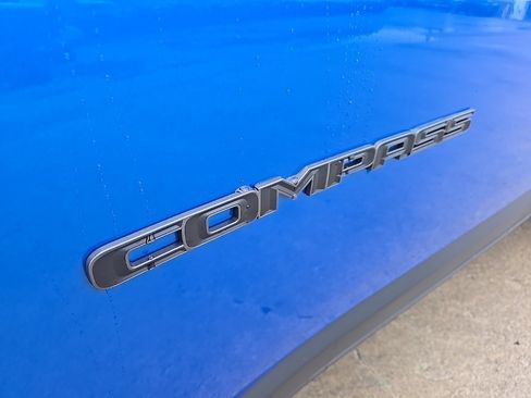 New 2026 Jeep Compass Latitude image 17