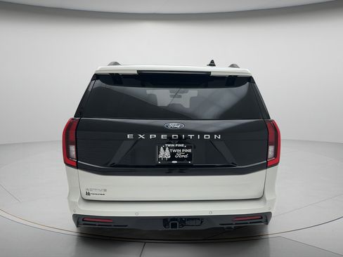 Used 2025 Ford Expedition Active AWD/4WD image 8