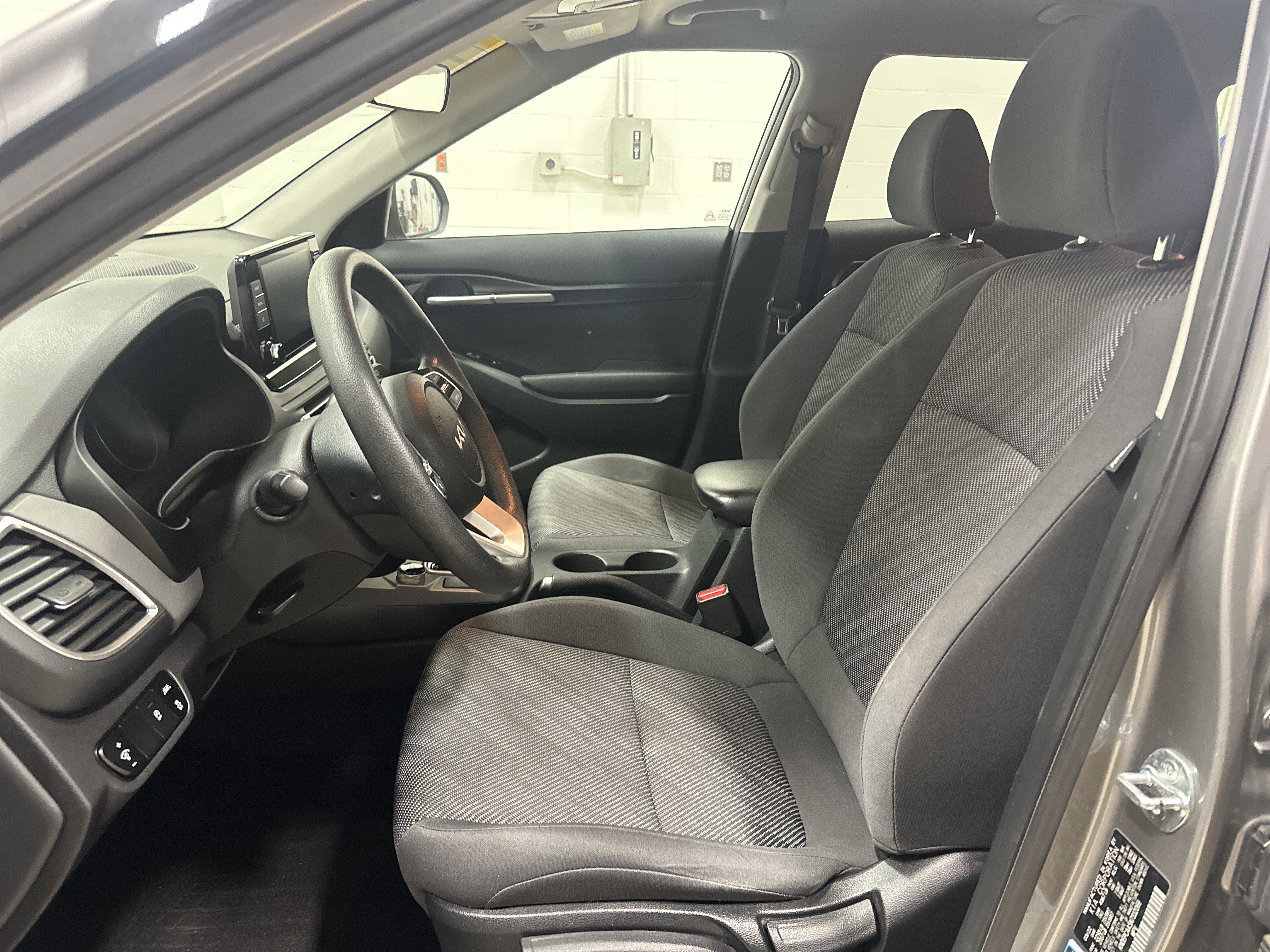 Used 2022 Kia Seltos LX AWD/4WD image 16
