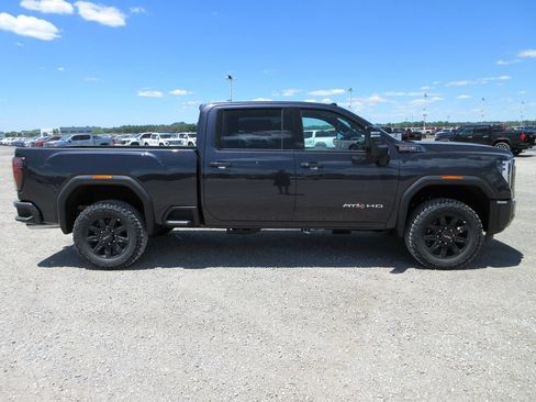 New 2026 GMC Sierra 2500 AT4 AWD/4WD image 3