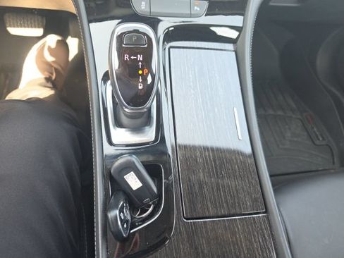 Used 2019 Buick LaCrosse Essence FWD image 12