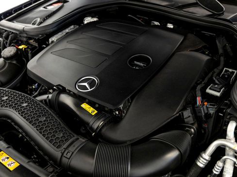 Used 2023 Mercedes-Benz E 350 Sedan image 31