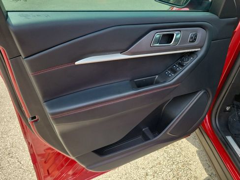 Used 2025 Ford Explorer ST-Line w/ Premium Package RWD image 22