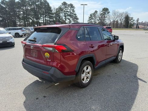 Used 2020 Toyota RAV4 XLE w/ Convenience Package image 8