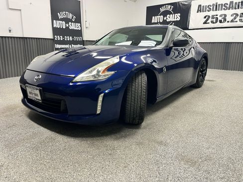 Used 2016 Nissan 370Z Coupe image 6