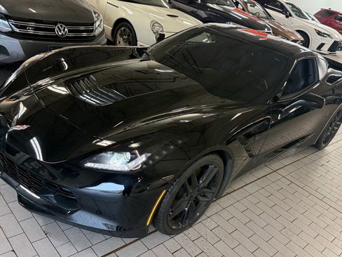 Used 2018 Chevrolet Corvette Stingray Coupe w/ Battery Protection Package RWD image 16