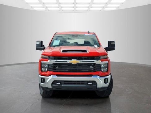 Used 2025 Chevrolet Silverado 3500 LT AWD/4WD image 2