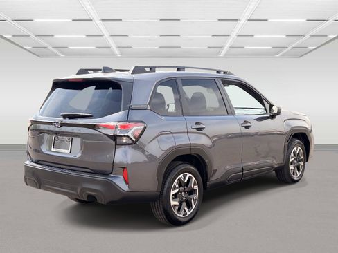Used 2026 Subaru Forester Premium AWD/4WD image 5