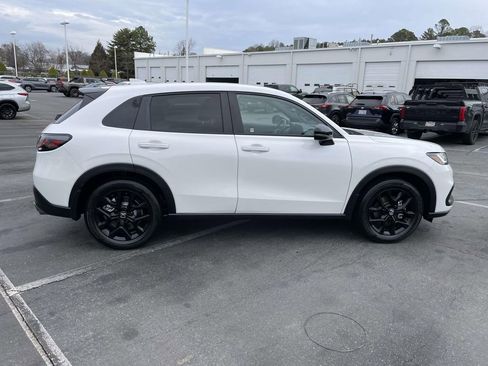 Used 2025 Honda HR-V Sport image 12