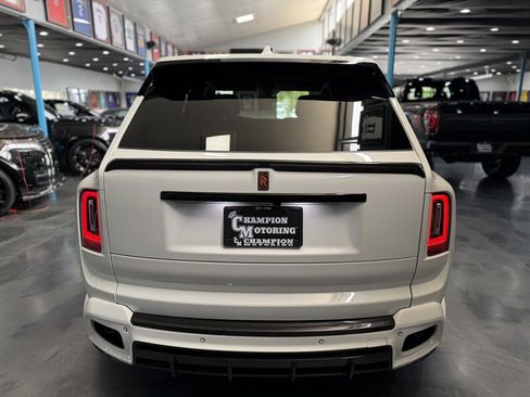 Used 2026 Rolls-Royce Cullinan AWD/4WD image 8